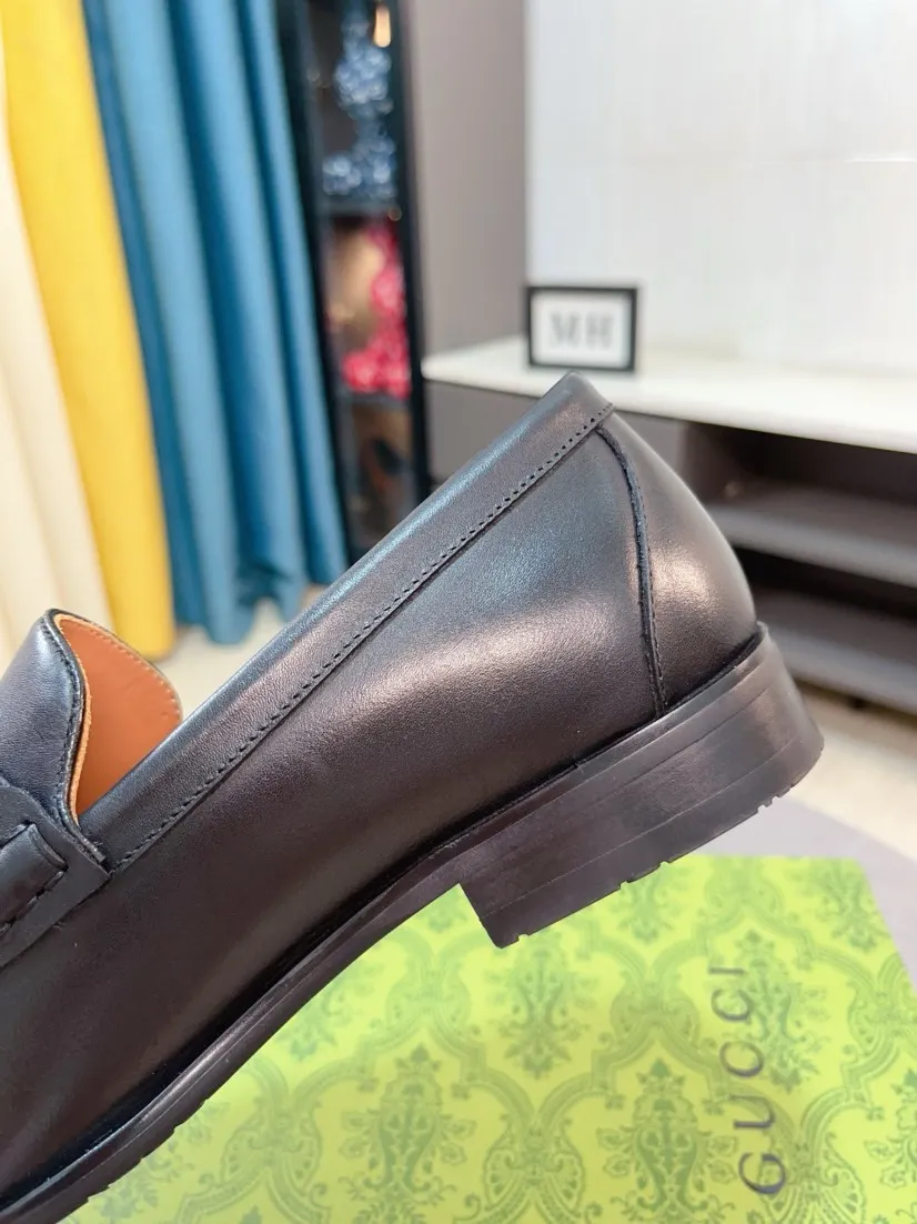 Men's shoes 💰500🌹🌹Niuli [GUCCI Gucci] A new style of formal men's leather shoes is coming~ The original quality upper is made of patent leather imported from Italy, the leather is soft and delicate, comfortable and soft first-layer cowhide lining, rubber wear-resistant outsole, the shoe shape is dignified and domineering, and the luxury charm cannot be concealed! The natural and free nouveau riche leads the trend. Code number: 38-44